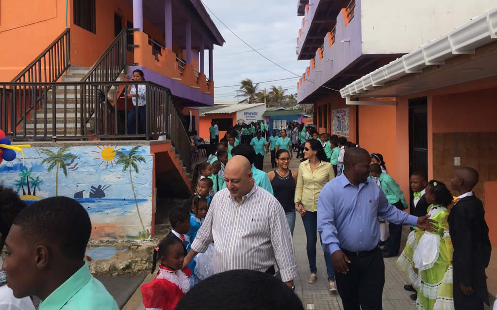GOBERNADOR INAUGURÓ COMEDOR ESCOLAR EN SAN LUISWA0004