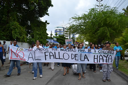 Segunda marcha en contra de la CIJ
