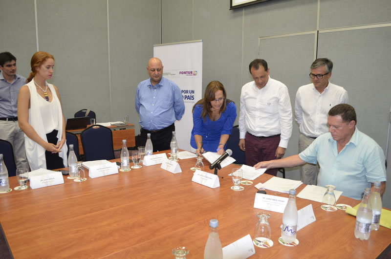 Firma convenio Mary Land
