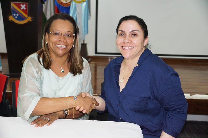 Gobernadora Aury Guerrero Bowie y María Eugenía Pinto asesora de Colciencias