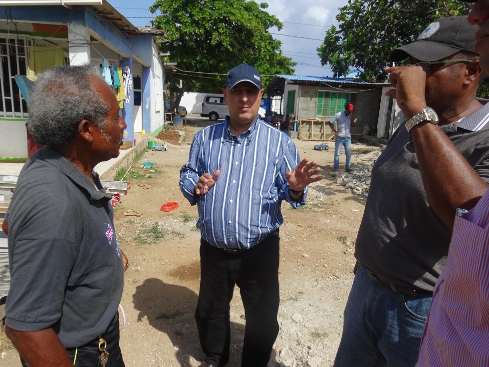 gobernador visita dagnificados incendios